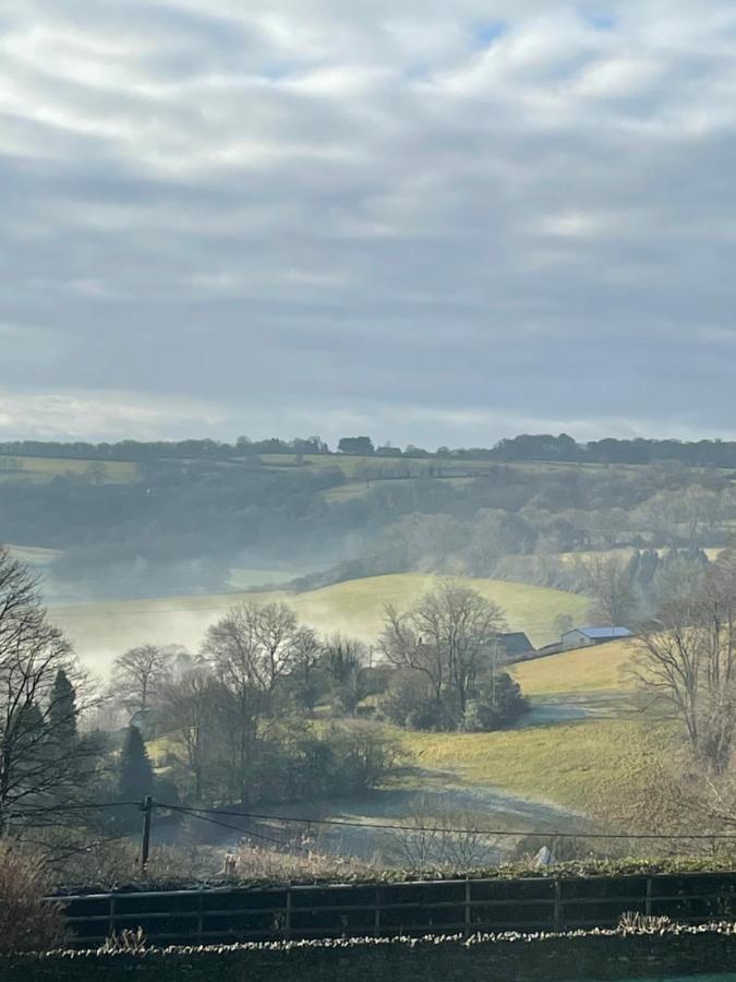 Hill House B & B & Luxury Shepherds Huts Castle Combe Esterno foto