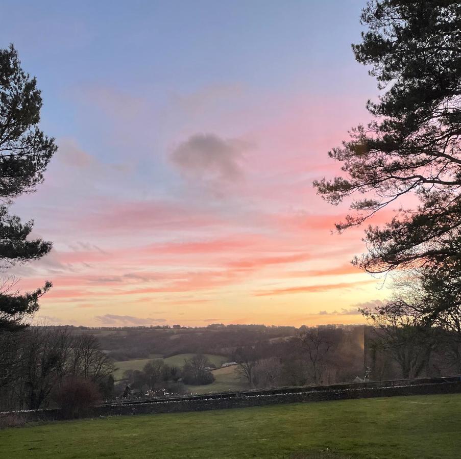 Hill House B & B & Luxury Shepherds Huts Castle Combe Esterno foto